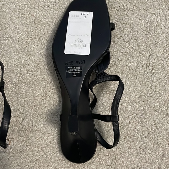 Barely worn nine west heels - Picture 2 of 3